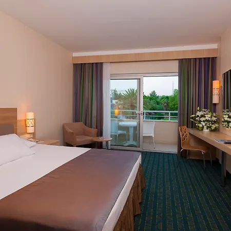 Justiniano Club Park Conti Окурджалар