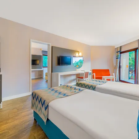 Justiniano Club Park Conti Resort 4*