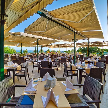 Курортный комплекс Justiniano Club Park Conti Окурджалар